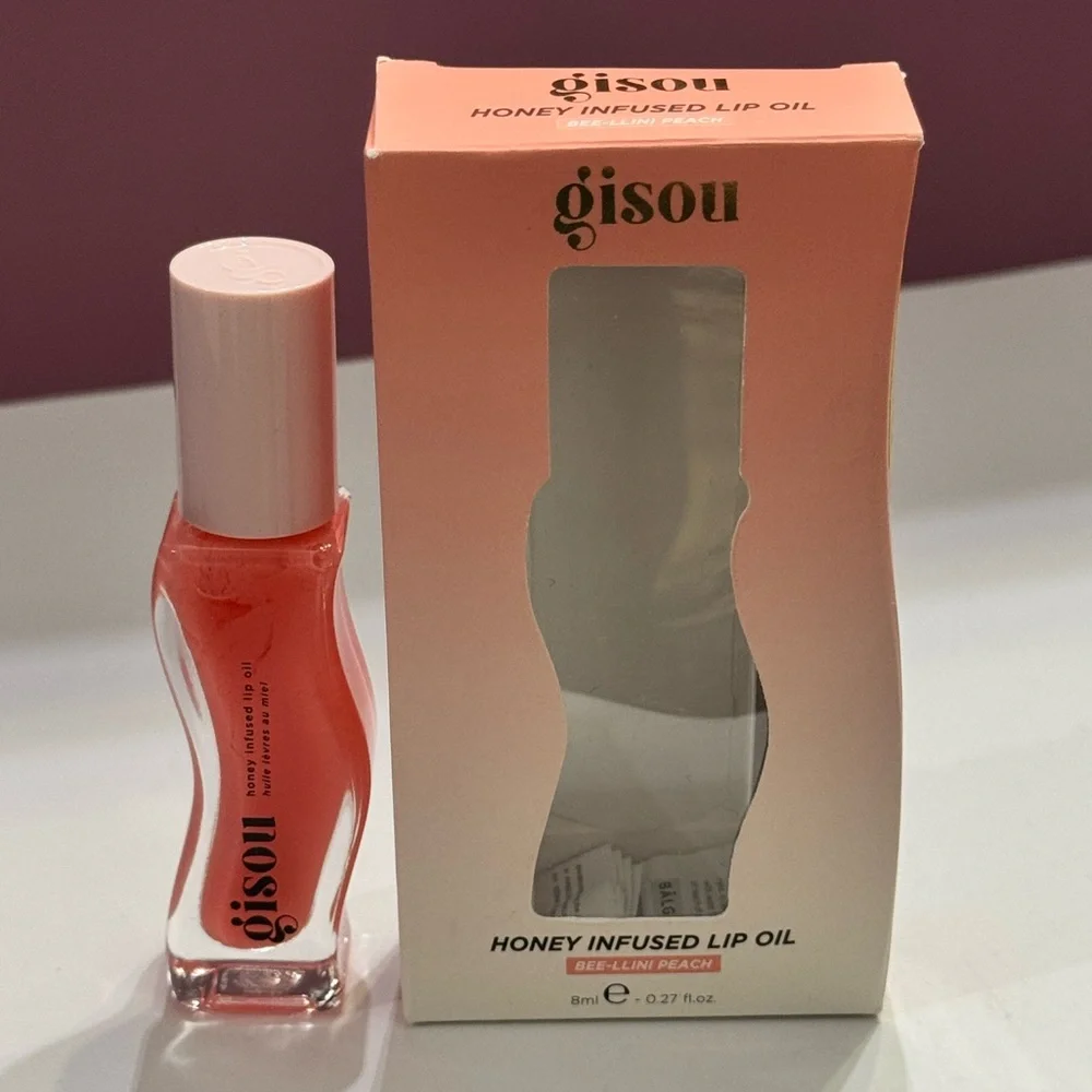 Gisou Honey Infused Hydrating Lip Oil in Bee-lini Peach